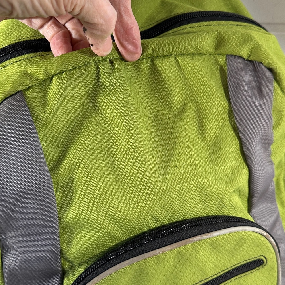 LL Bean chartreuse nylon back pack - Picture 11 of 12